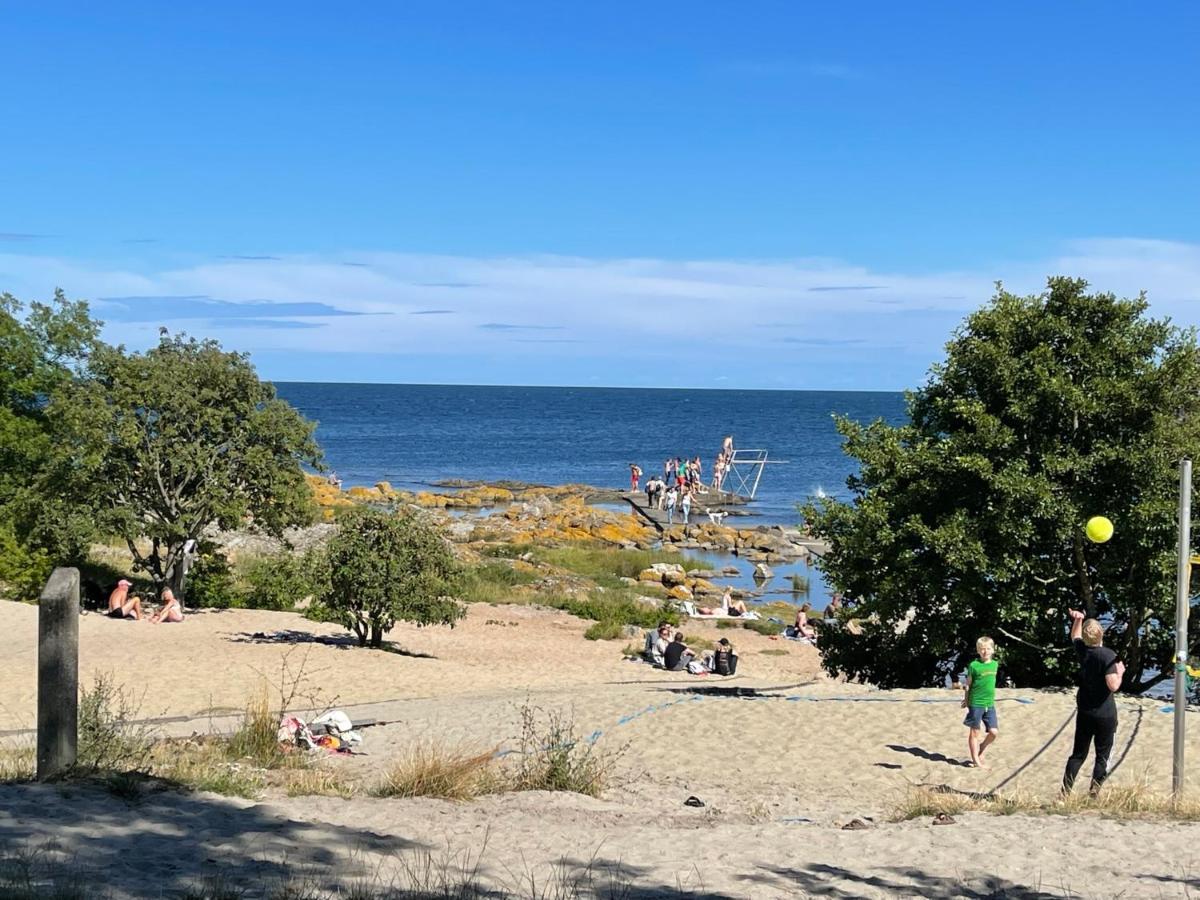 Nybygget Hus I Svaneke Taet Pa Klipper, Skov Og Hav Exterior photo